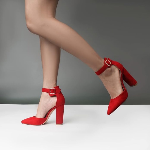 Women’s Pointed Closed Toe Chunky Heels - Picture 1 of 8